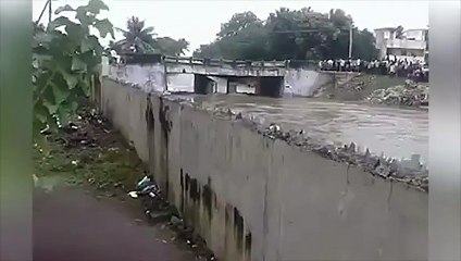 Un pont s'effondre sous le poids du courant dans le sud de l'Inde