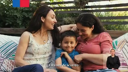Insólito: Gobierno de Chile lanza campaña de gays besandose  con hijos