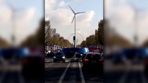 Cop21. L’éolienne vendéenne illumine les Champs-Élysées pour Ikéa
