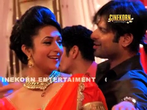 Yeh Hai Mohabbatein 4 December 2015 Ishita Raman's Romantic Dance