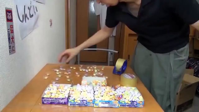 ОЧУМЕТЬ!!!! Японец обмотавшись ментос прыгнул в ванну с кока кола