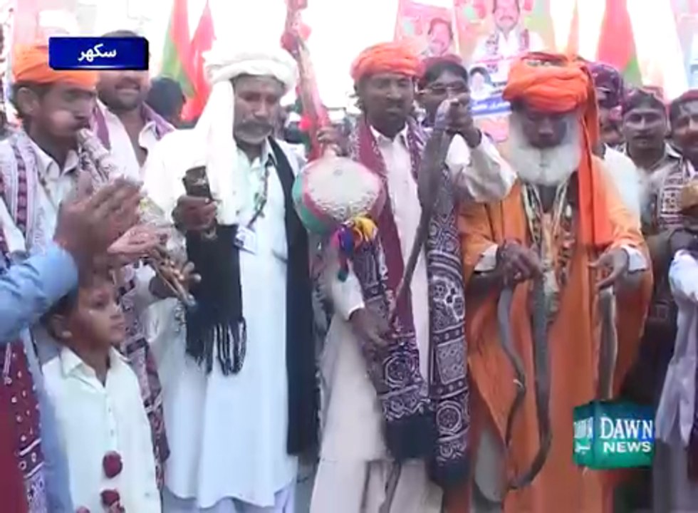 Snake charmers rally for highlighting Sindhi culture in Sukkur