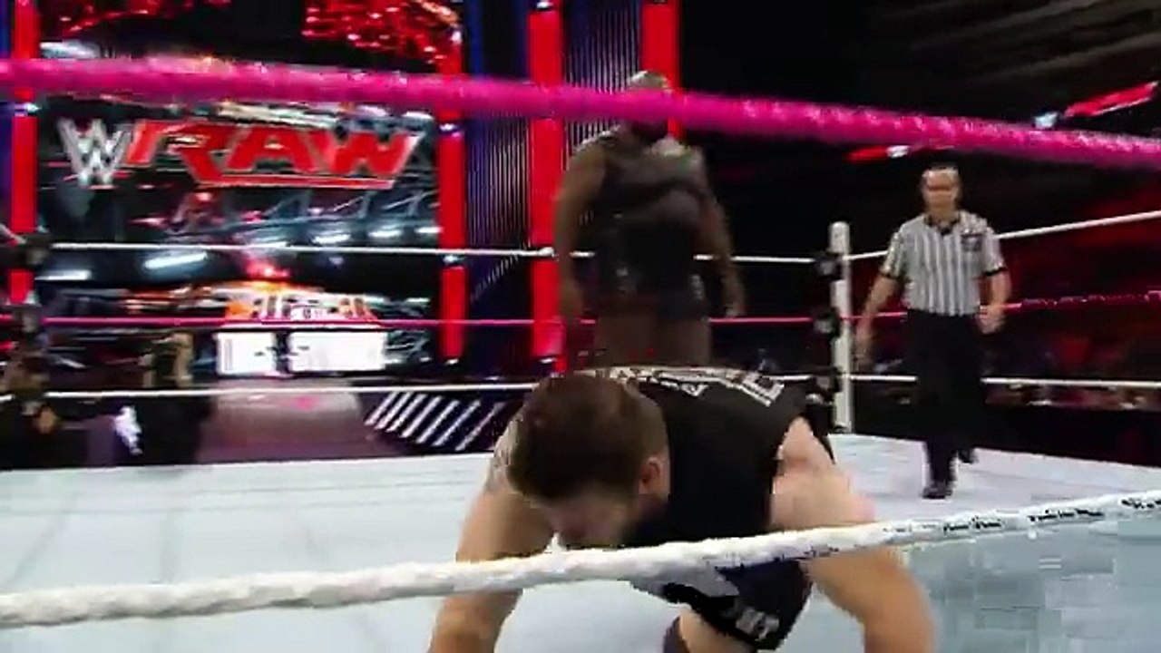 Mark Henry vs. Kevin Owens- Raw, October 19, 2015 dailymotio