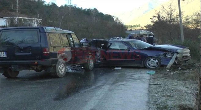 Bulqizë, Përplasen dy makina, vdesin 2 kunata, rëndë djali 10 vjeçar- Ora News- Lajmi i fundit-