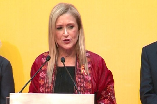 Cifuentes defiende la Constitución ante independentismo