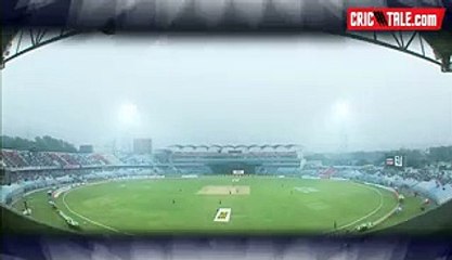Sami takes wicket of Misbah in BPL 2015
