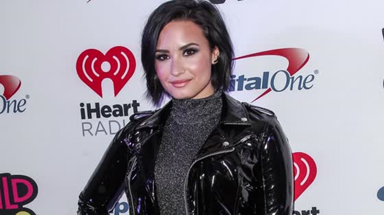 Demi Lovato zeigt sich sexy und frech