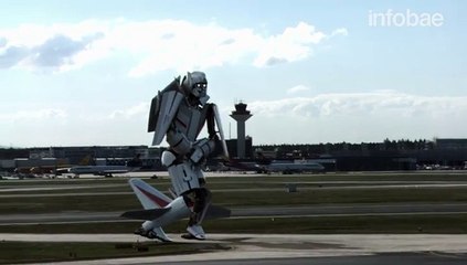 Video: el increíble "aterrizaje" de un Boeing 777 como un Transformer