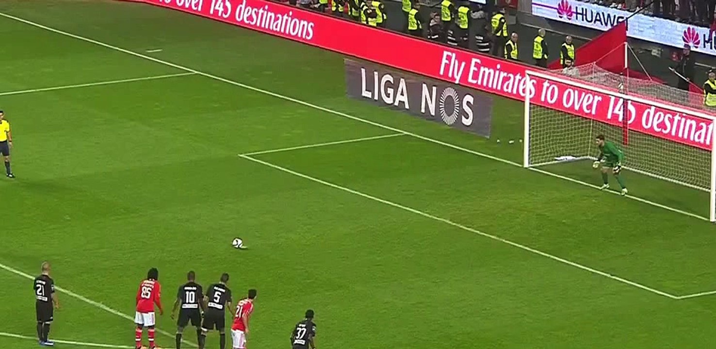 Jonas (Penalty) Goal - Benfica 2 - 0 Academica...
