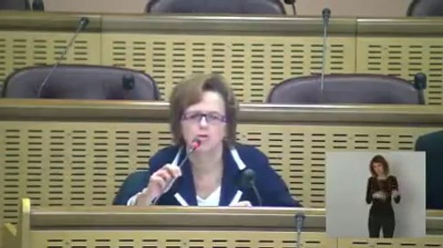 pendant ce temps on parle de petit chantage a la sextape sur tf1 dormez braves gens ...