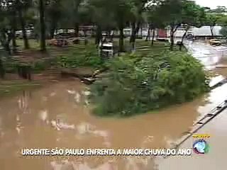 Troller na Enchente em São Paulo - Original