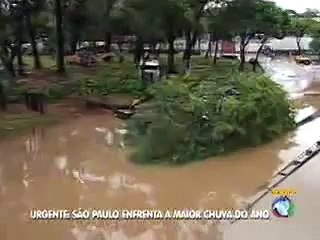 Troller na Enchente em São Paulo - Original (VOB)