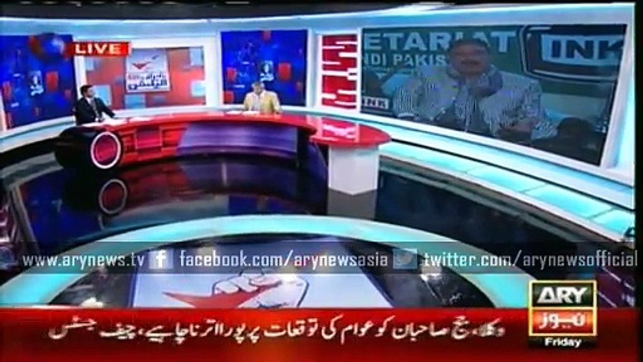 Rasheed suggests govt to either hold polls in Karachi or operation