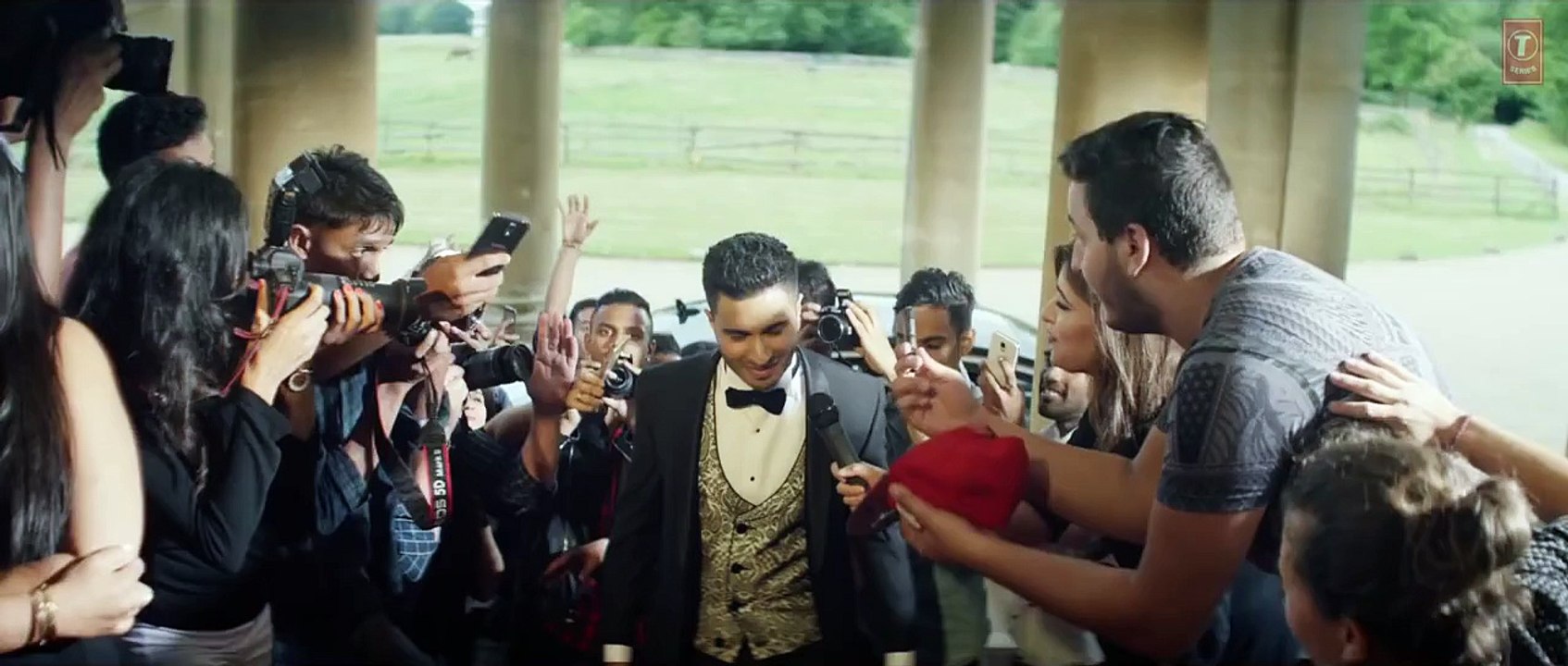 Arjun_ Can't Forget You (Tujhe Bhula Diya) VIDEO Song ft. Jonita Gandhi _ T-Series - Video Dailymotion