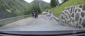 Spectaculaire accident de moto en Italie