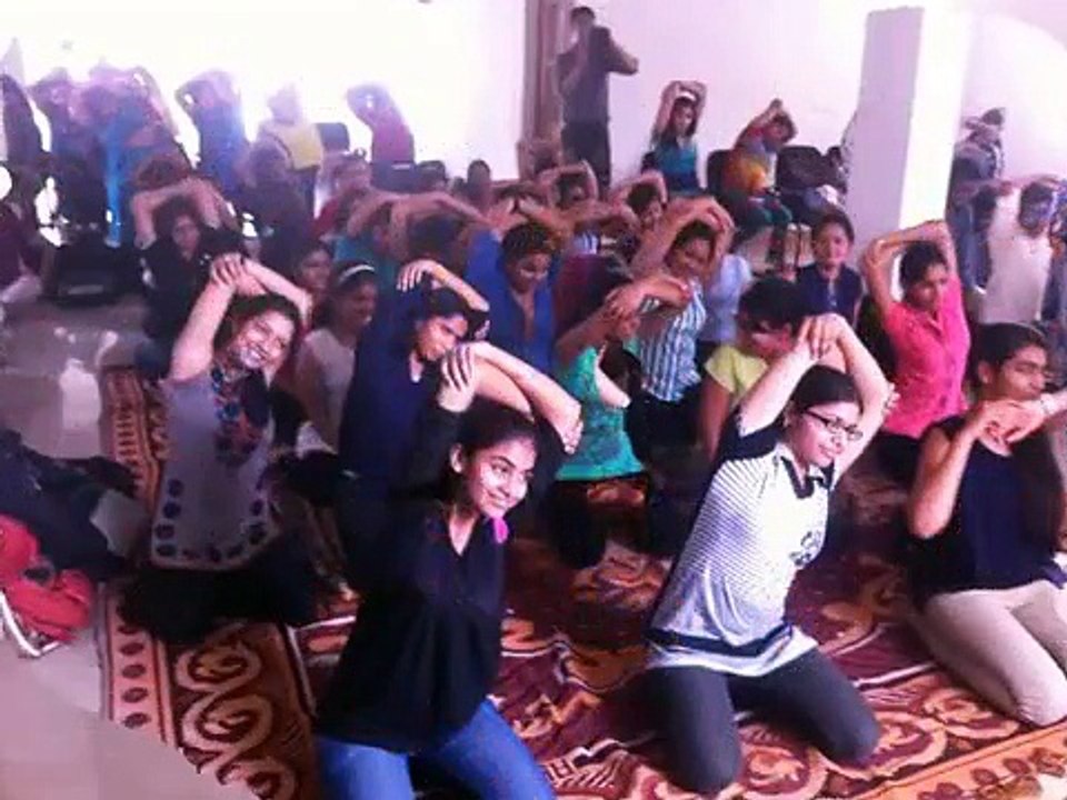 Hasya Yoga by Devalya