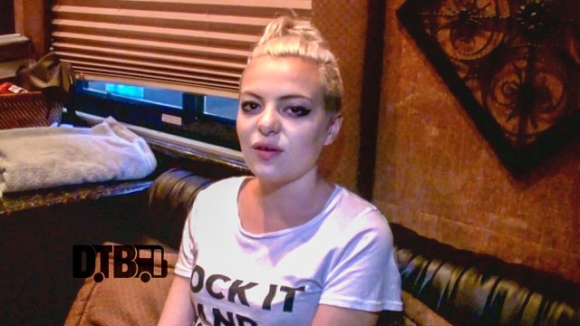 Kaya Stewart - TOUR TIPS (Top 5) Ep. 385 [Warped Edition 2015]