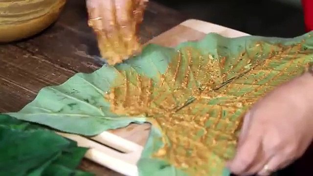 Aloo Alu Wadi - Recipe by Archana - Authentic Maharashtrian Vegetarian Snack in Marathi