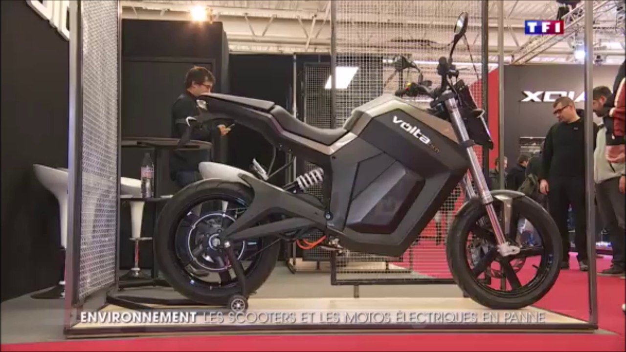 JT 20h TF1, 04/12/2015 - Salon de la moto : le point sur les motos électriques