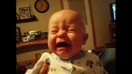 FYNNY BABIES REACTIONS WHEN THEY GOT SCARED