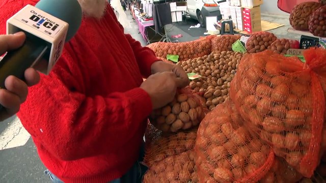 D!CI TV : Deux pères Noël au marché de l'Avent de Briançon