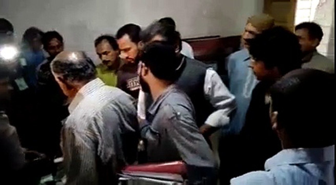 Ali Zaidi caught Mqm worker