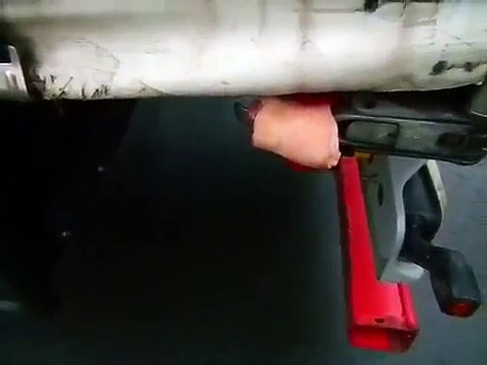 Un camion avec du porc pour empêcher les migrants de monter à Calais