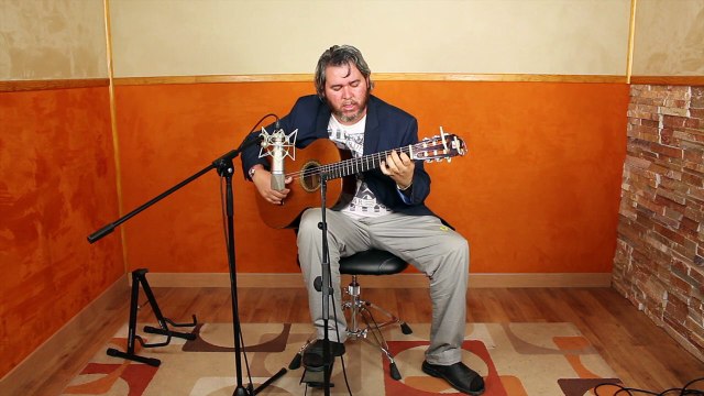 guitarra clasica calidad estudio de grabacion interpreta guitarrista ecuatoriano