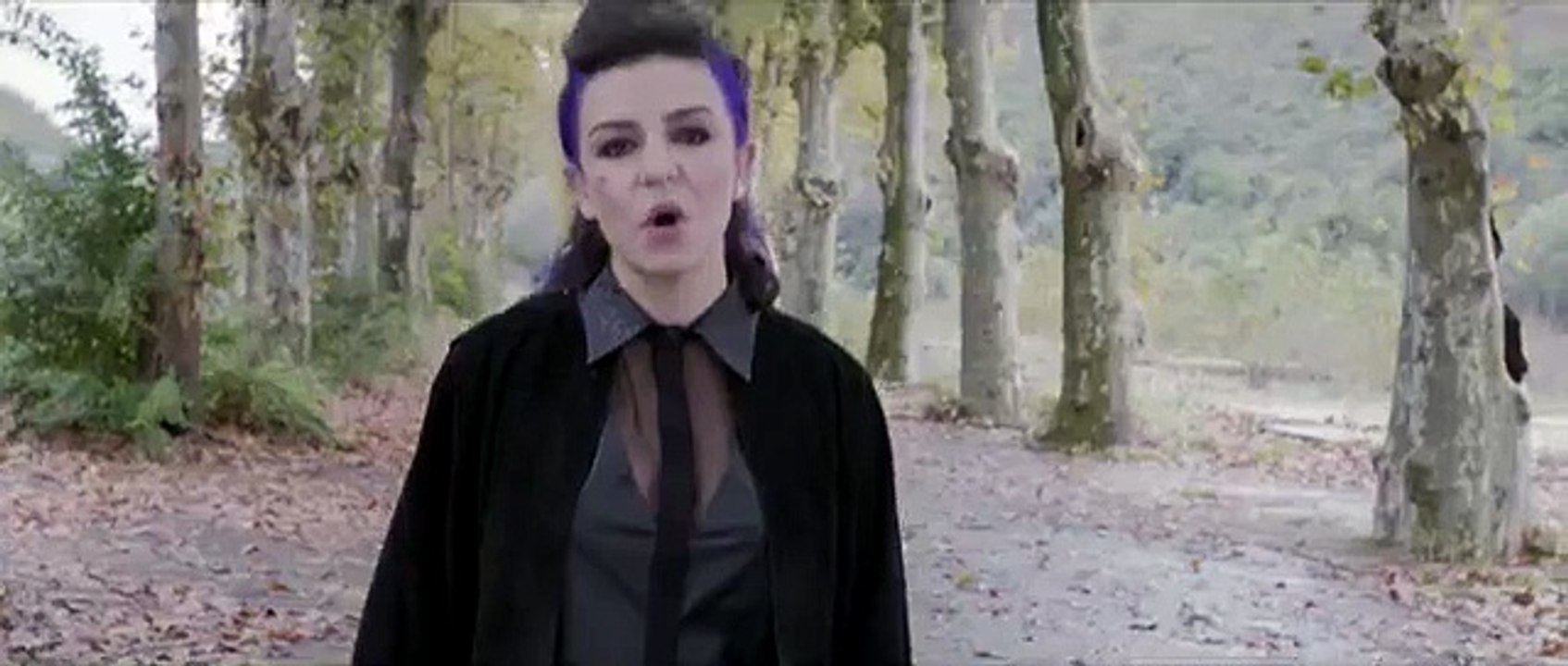 Model - Sarı Kurdeleler