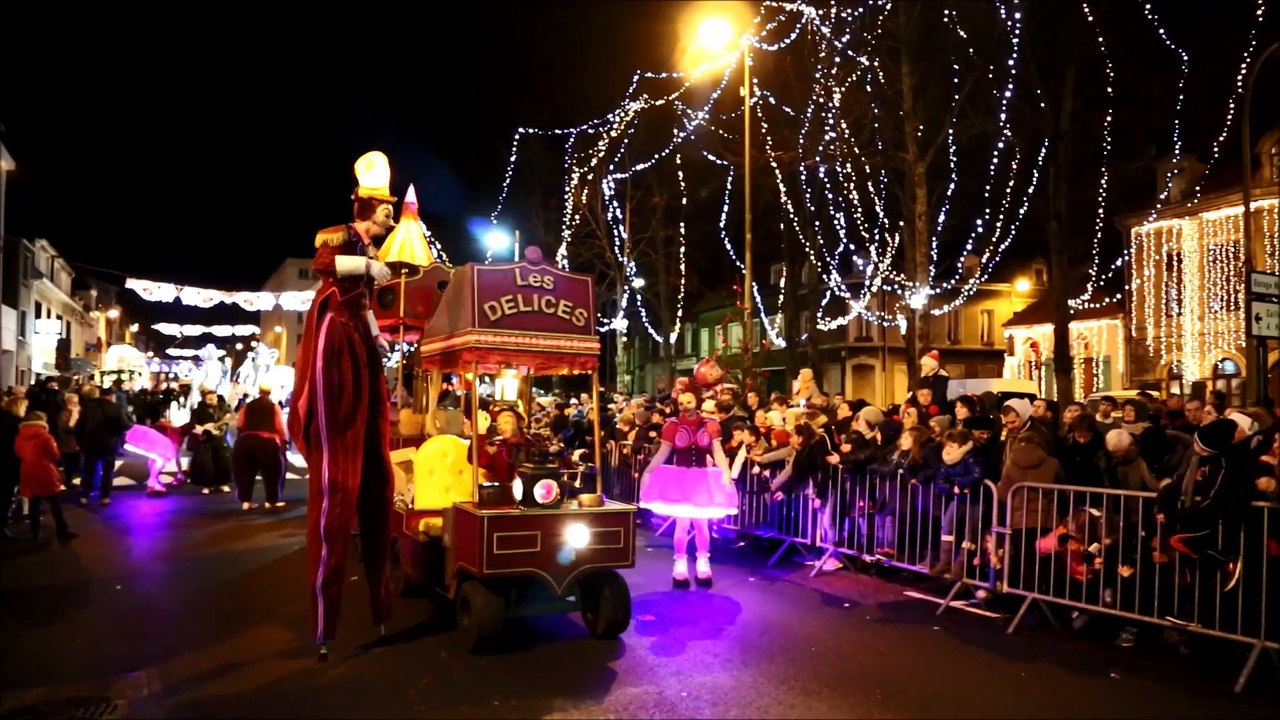 Succès populaire pour le défilé de la Saint-Nicolas à Boulogne-sur-Mer