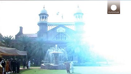 Pakistani lawyer asks Elizabeth II to return Koh-i-Noor diamond