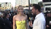 Shakira - 2016  Red Carpet Interview (American Music Awards) - YouTube