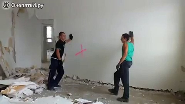 Творческий снос стены