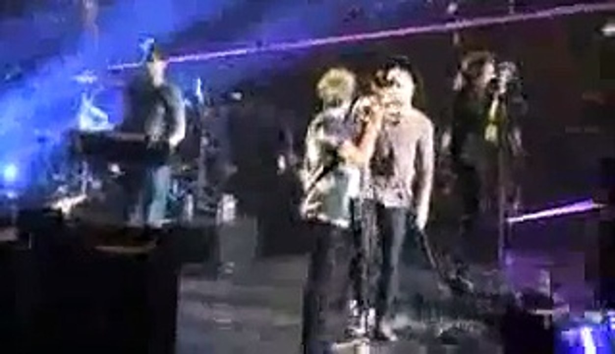 One Direction - Perfect | Live at KIIS FM Jingle Ball 2015