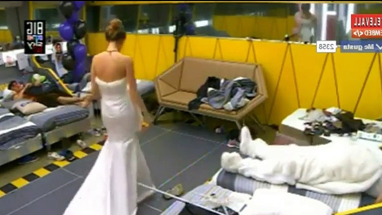 Danielle y Sargento ''La Platica'' p1