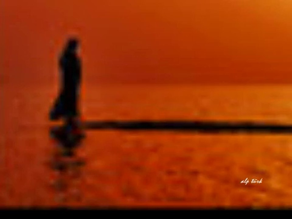 Ama yoksun kapinda kölen olurdum ama yoksun... Kardes candir gerisi heyecandir.