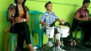 Amazing little boy playing ketipung