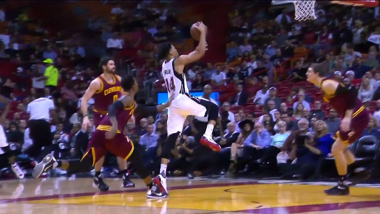 Gerald Green Throws Down a Pair of HUGE Dunks