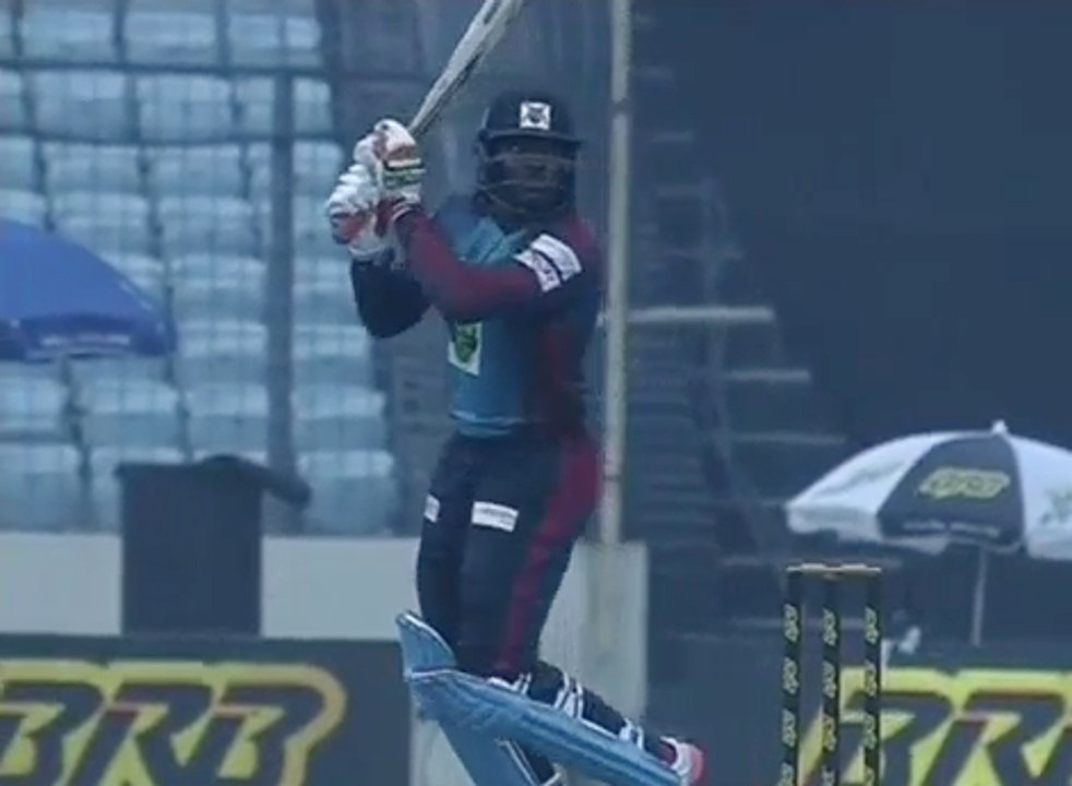 gayle fails to deliver goods - watch wicket