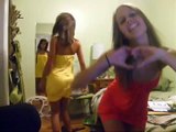 2 Sexy Girls Dancing Sexy