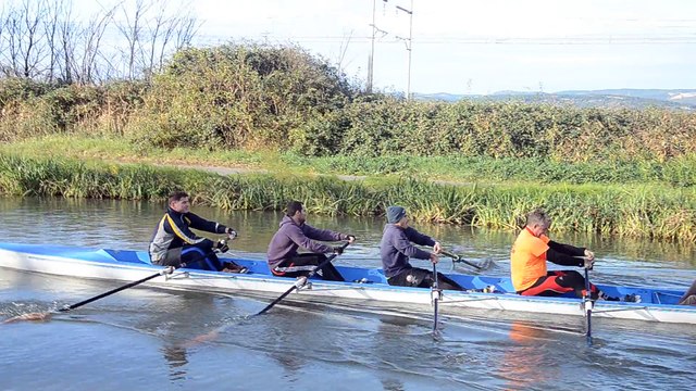 Initiation des rameurs de la rame traditionelle a l aviron et vice verca pour les rameurs de narbonne aviron club a la rame traditionelle