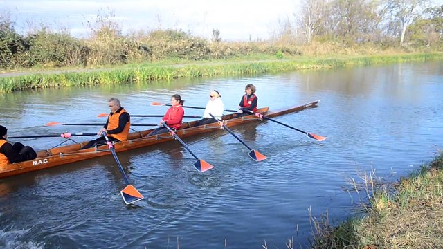 Initiation des rameurs de la rame traditionelle a l aviron et vice verca pour les rameurs de narbonne aviron club a la rame traditionelle