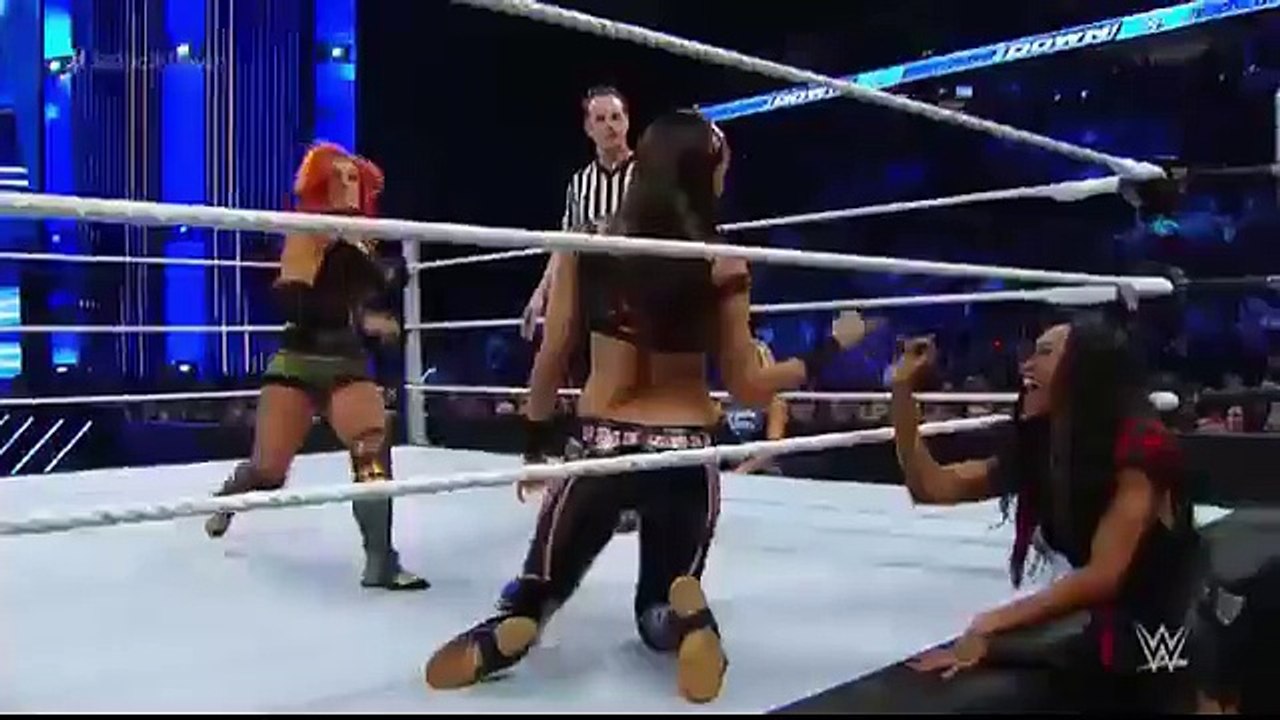 Brie Bella vs Becky Lynch WWE Smackdown.mp4.