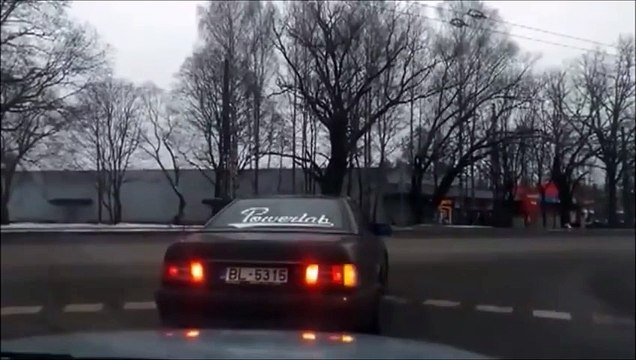 Quand Thor s'enerve contre un automobiliste. Road rage à coup de marteau