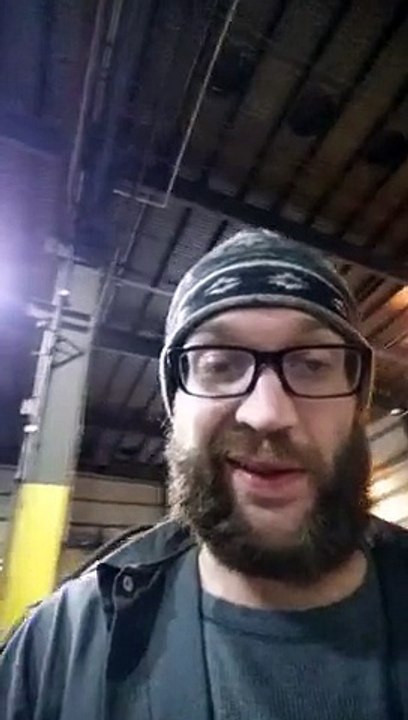 Vous pensez aussi que c'est une crotte de chien en chocolat ? La chute est dégueulasse ...