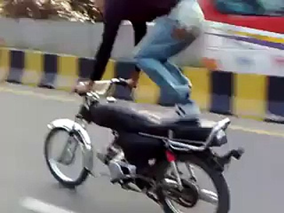 Dangerous bike accident very dangerous wheeling Accident