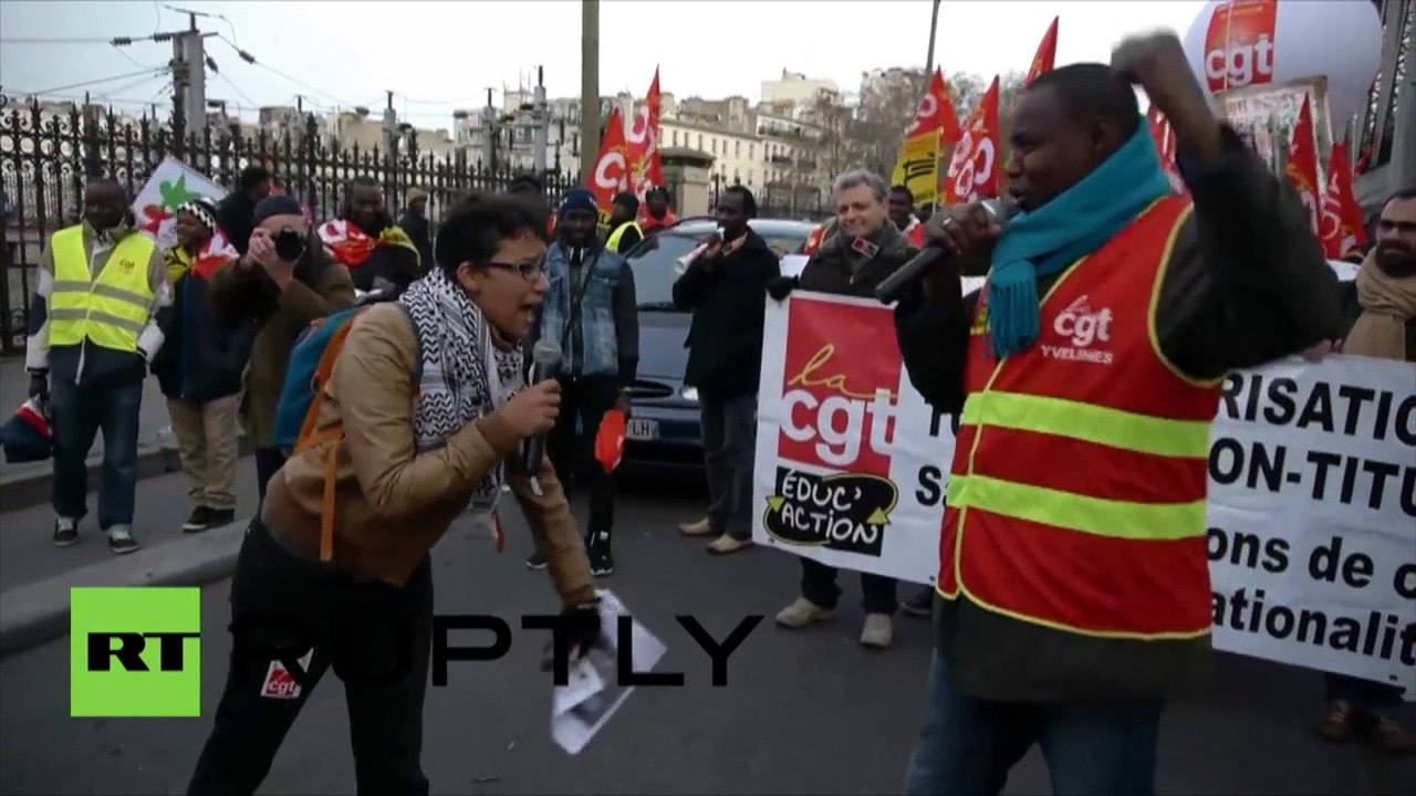 Les chômeurs défilent à Paris : « Changez le système pas le climat»