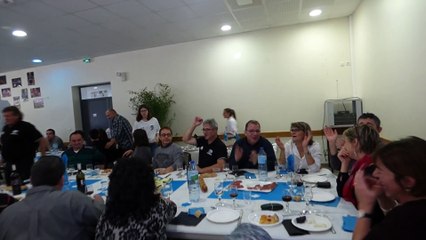 La fête bat son plein - Canto.