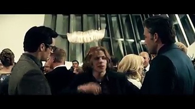 batman vs superman official trailar Son of Krypton vs. Bat of Gotham.