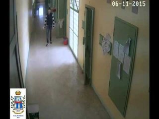 Lecce - La passeggiata di Triglietta in carcere prima della rocambolesca fuga (05.12.15)